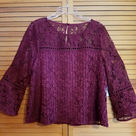 NEW Burgundy lace top w/ bell sleeves Stitch Fix - Picture 2 of 8